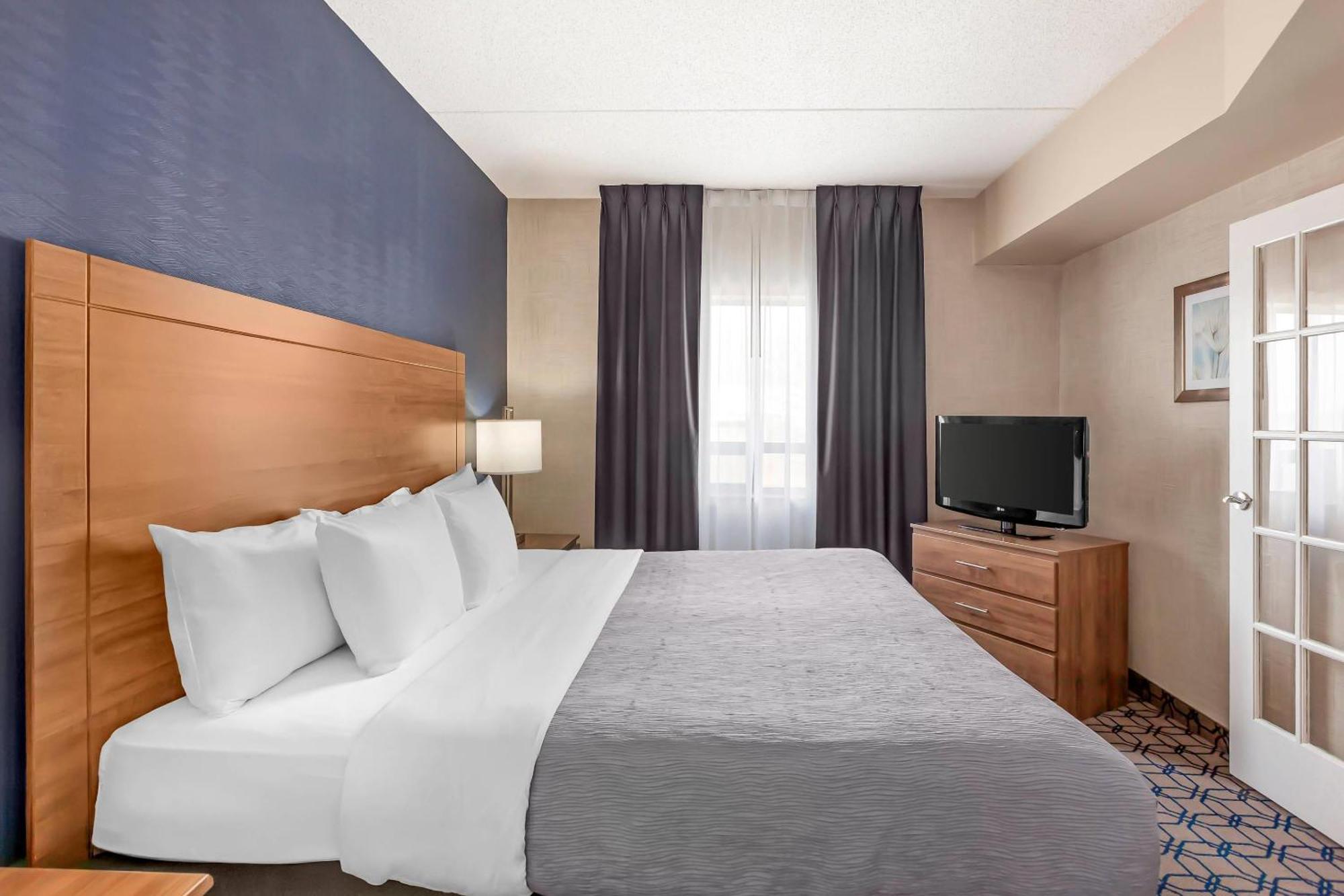 Quality Suites Whitby Exterior foto